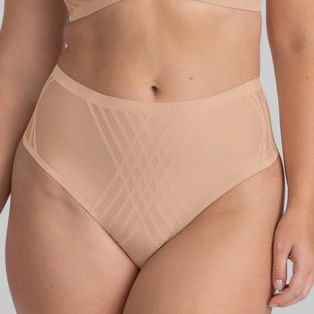 NWT Honeylove Silhouette Thong - Sand
